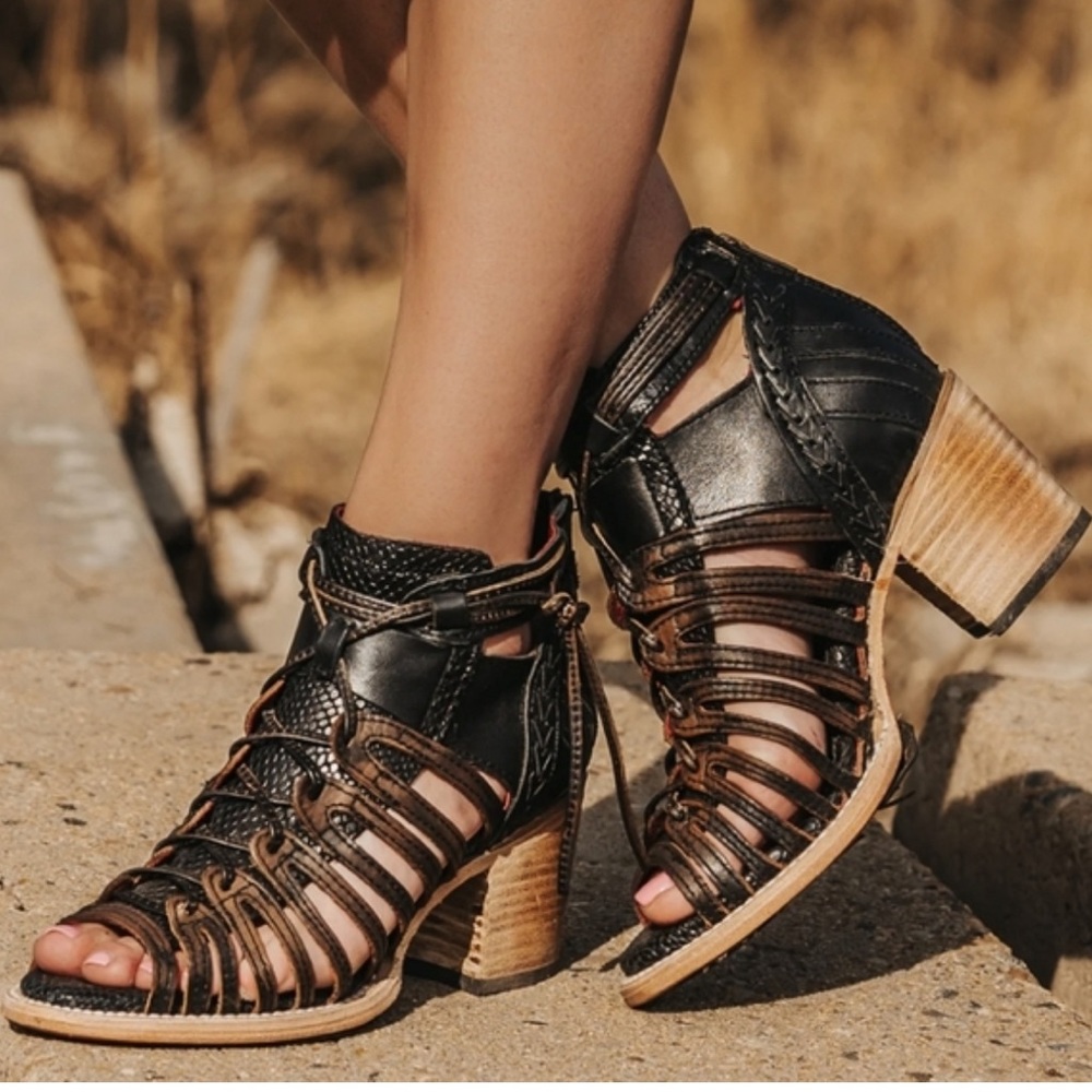 Freebird wazee sandal size 10